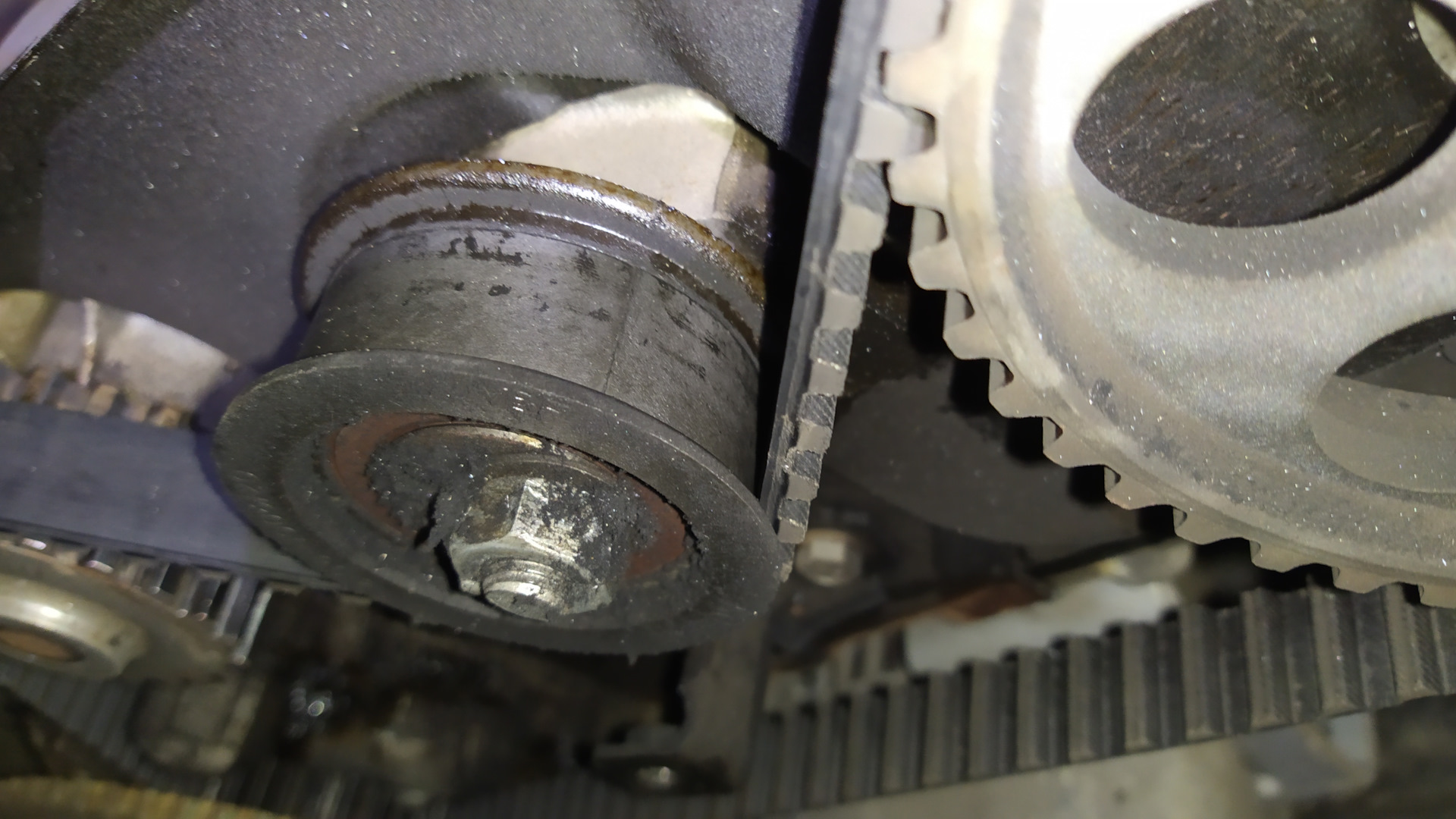 Металлический шум в области ГРМ (РЕШЕНО) — Lada 2115, 1,6 л, 2010 года ...