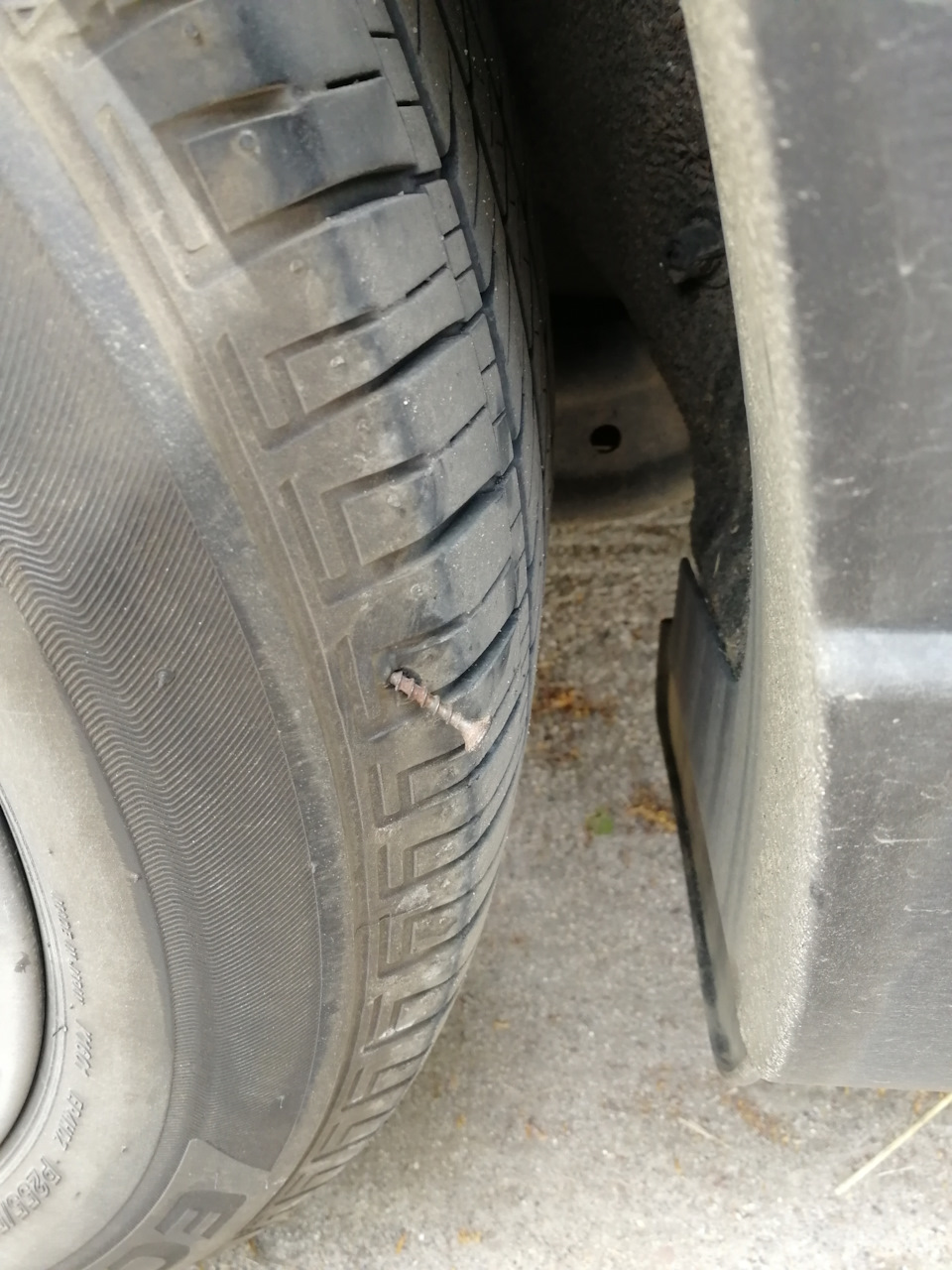 Опасность закамуфлированных препятствий на дороге