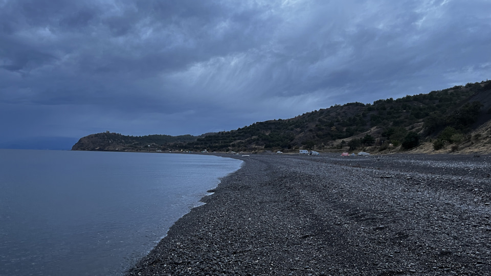 Морское, по пути из Алушты в Судак. Летом тут кемпинг — Skoda Octavia A8 Mk4