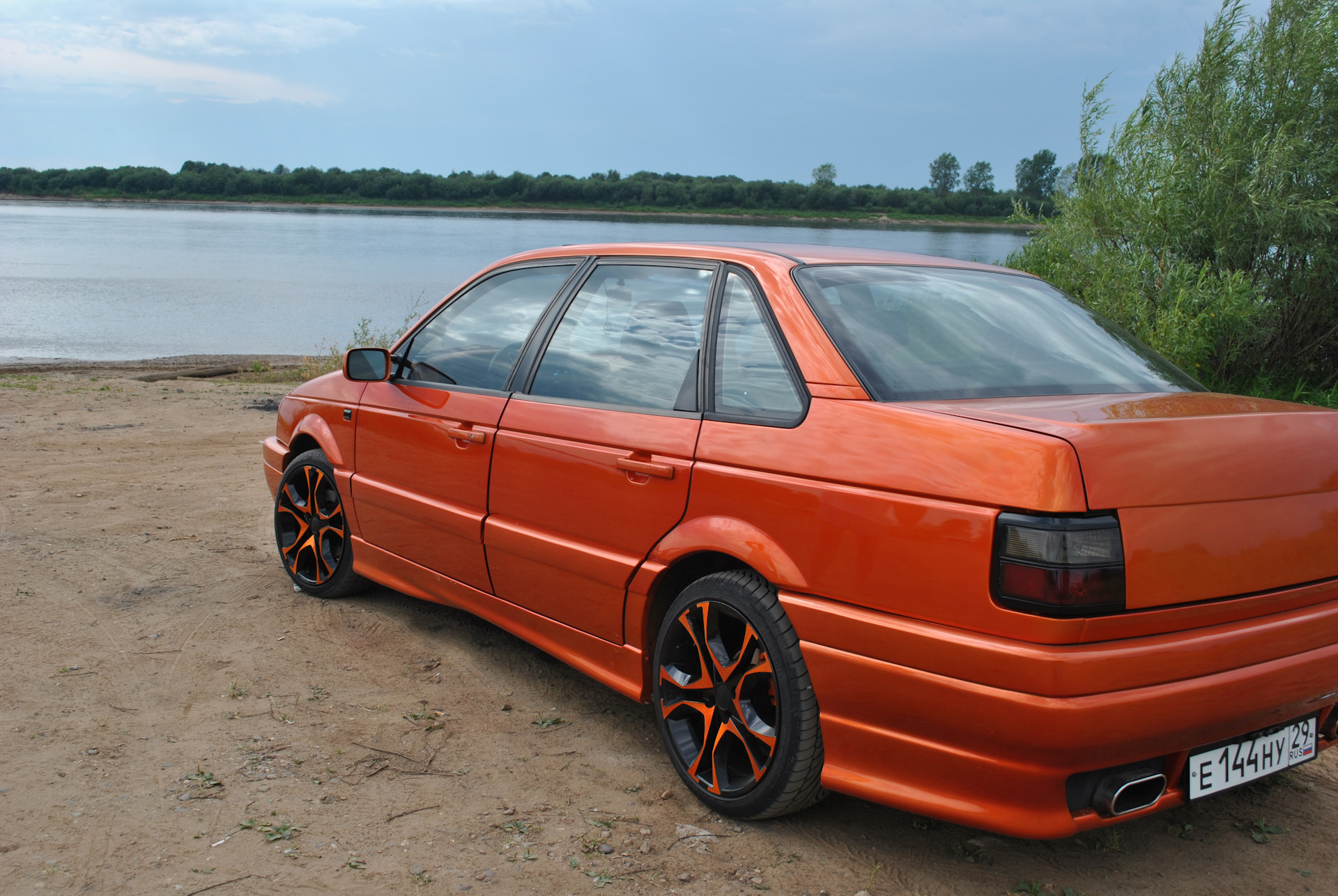 VW Passat b3 седан