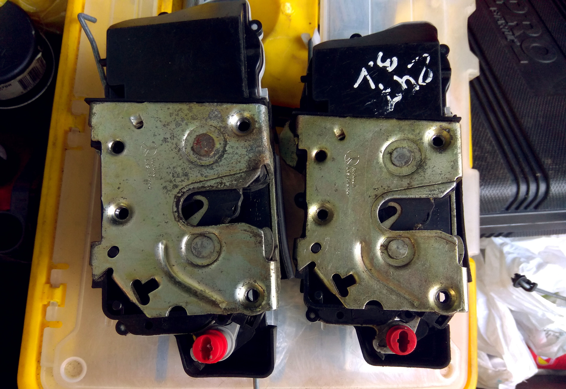 60. Замок задней двери — Peugeot 406, 2 л, 1999 года | своими руками ...