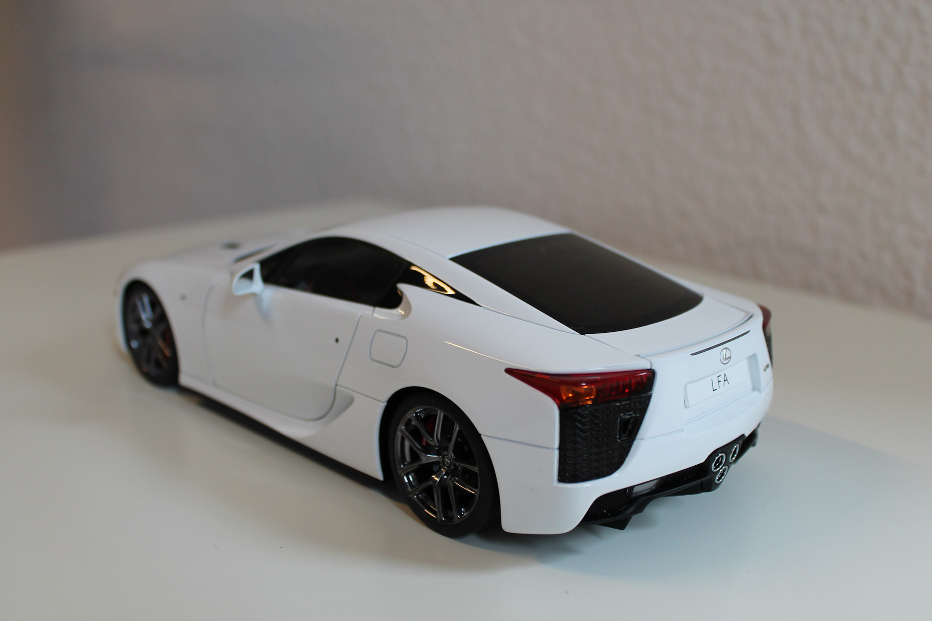 Lexus LFA AUTOART 1 18