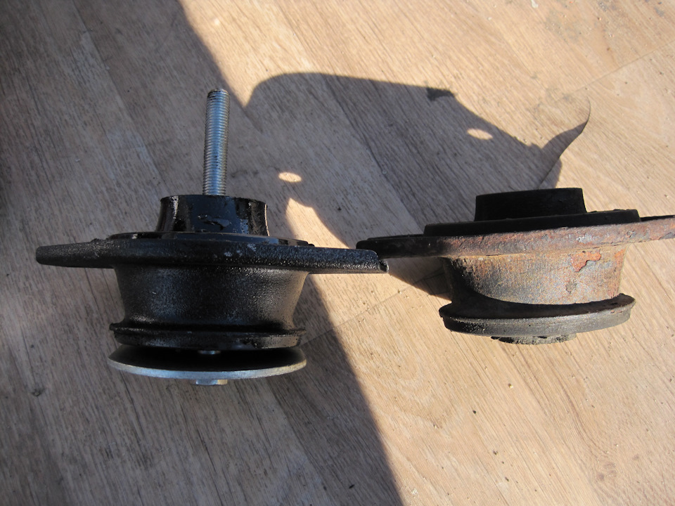 VCAAAgKUPeA 960 Как открутить подушку двигателя приора