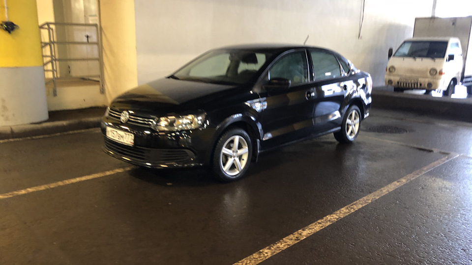 Volkswagen Polo Sedan Веселый помощник