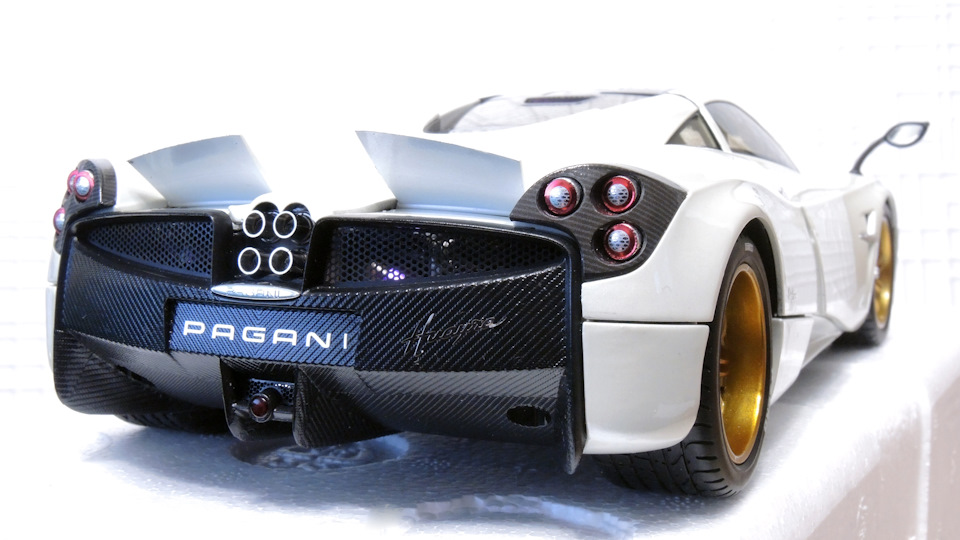 Pagani Huayra РІС‹С…Р»РѕРї