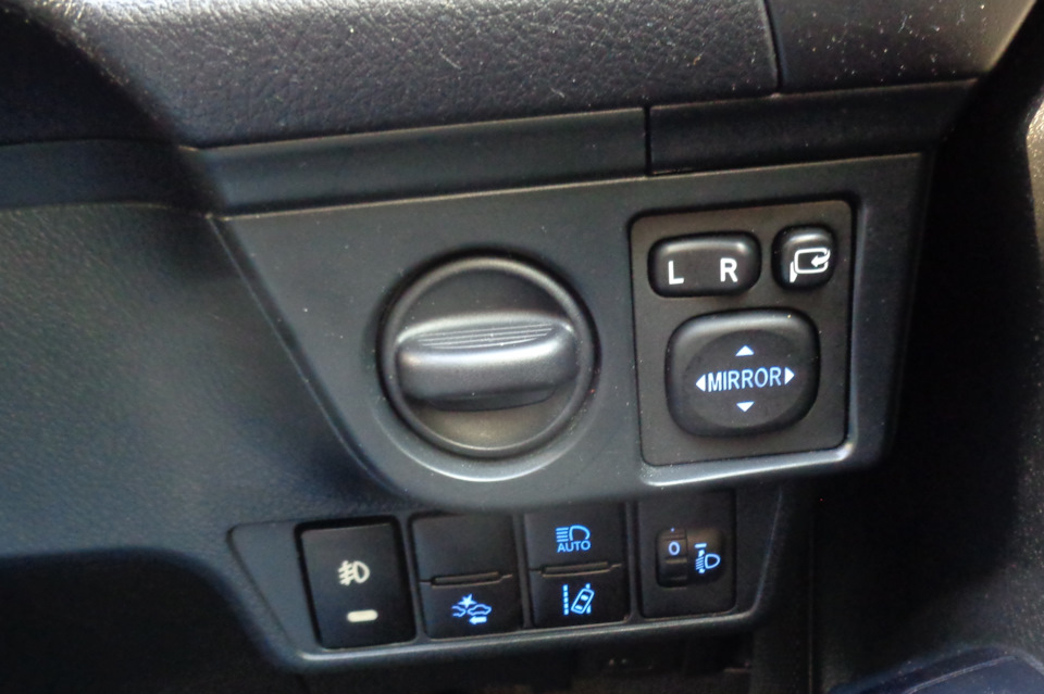 Тойота Королла Филдер NKE165 гибид — подключение кнопки ПТФ — DRIVE2