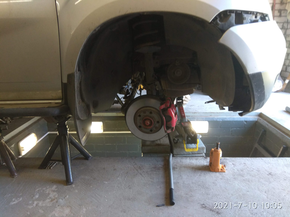 Потек задний сальник коленвала… — Renault Duster (1G), 1,6 л, 2013 года ...