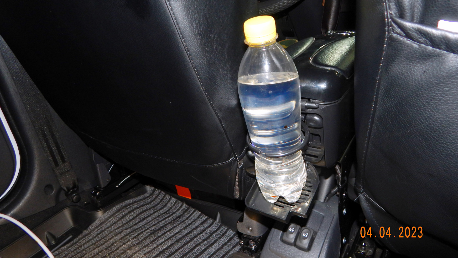 USB-розетка Airline AEBJ202 встраиваемая с 2 портами и вольтметром на ...