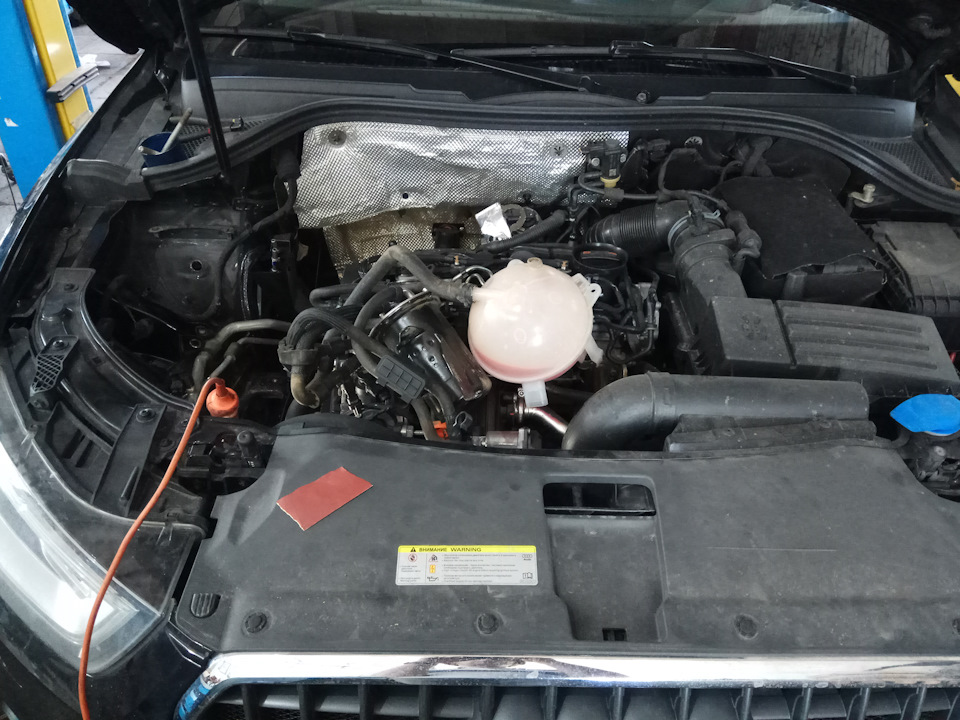 Audi Q3 quattro 2,0 TDI замена ремня ГРМ и насоса охлаждающей жидкости ...