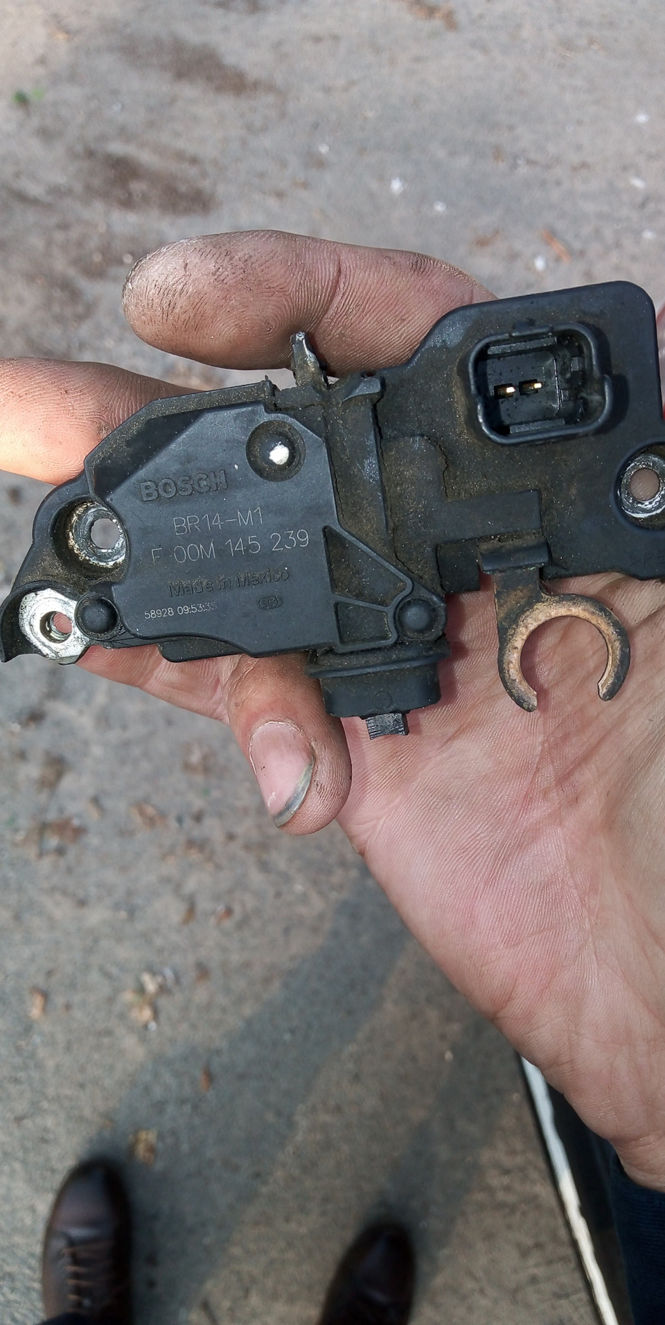 пропала зарядка на рено симбол что делать