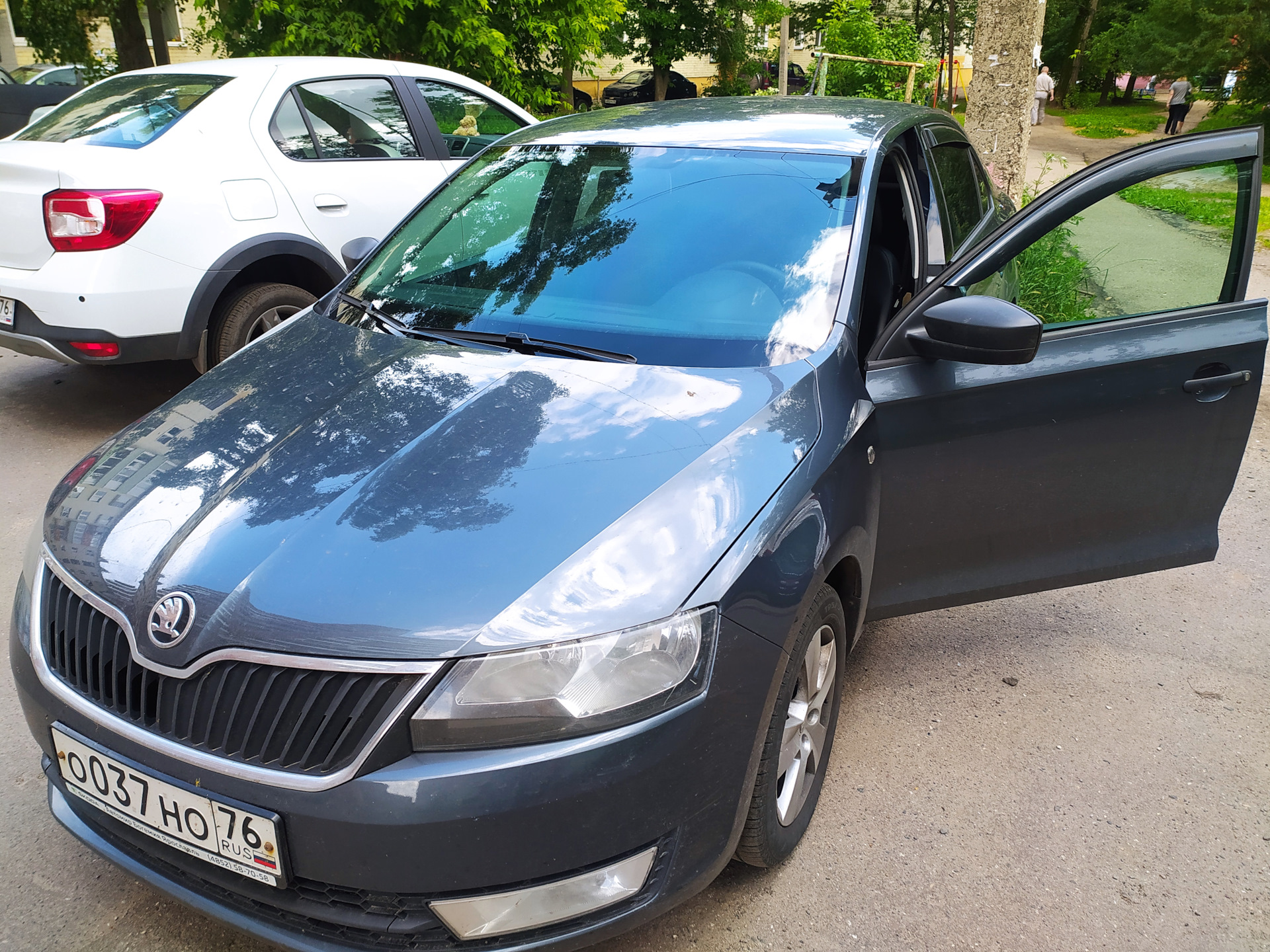 Тонировка Skoda Rapid синий