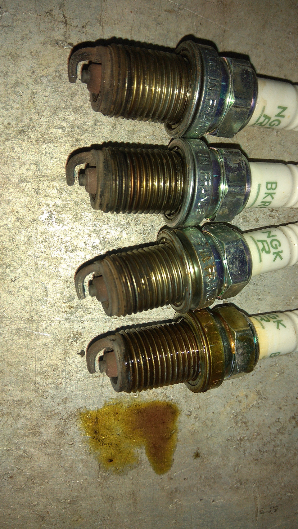 Состояние свечей зажигания на авто Voleex С30 после пробега 20 тыс км ...
