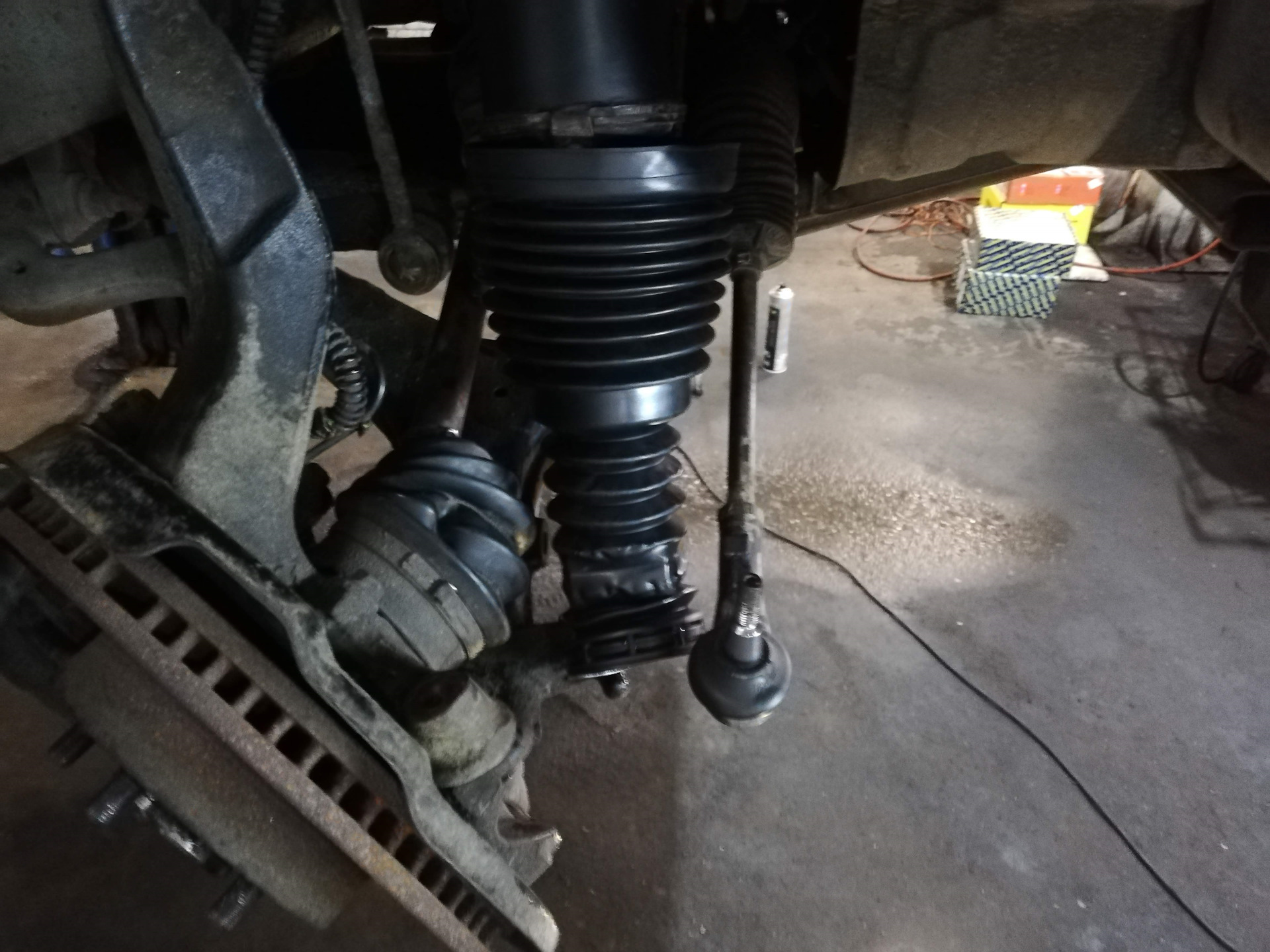 Lr038813 пыльник. пыльник пневмоподвески range rover sport. пыльники передних стоек дискавери 3. втулки передних амортизаторов дискавери 4 дизель пневма. пыльник пневмоподвески range rover sport.