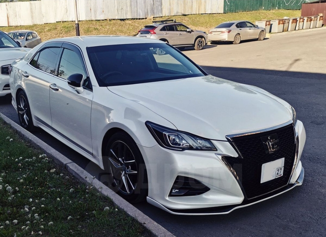 Toyota Crown 2015