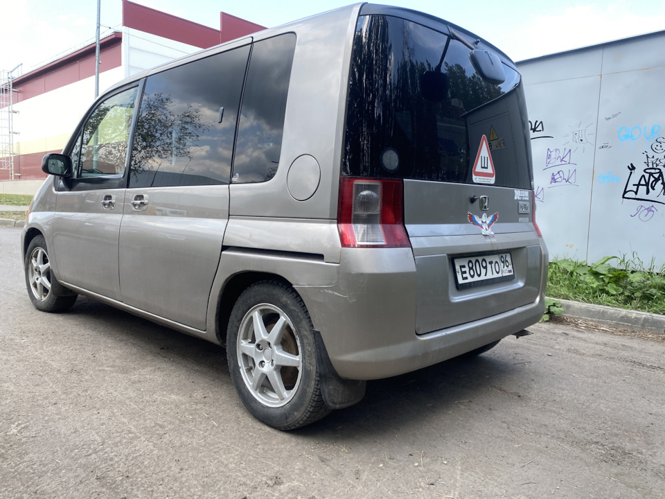 Хонда мобилио 2002. Honda Mobilio 2002. Хонда Мобилио 2002 отзывы. Хонда Мобилио 2002 мотор.