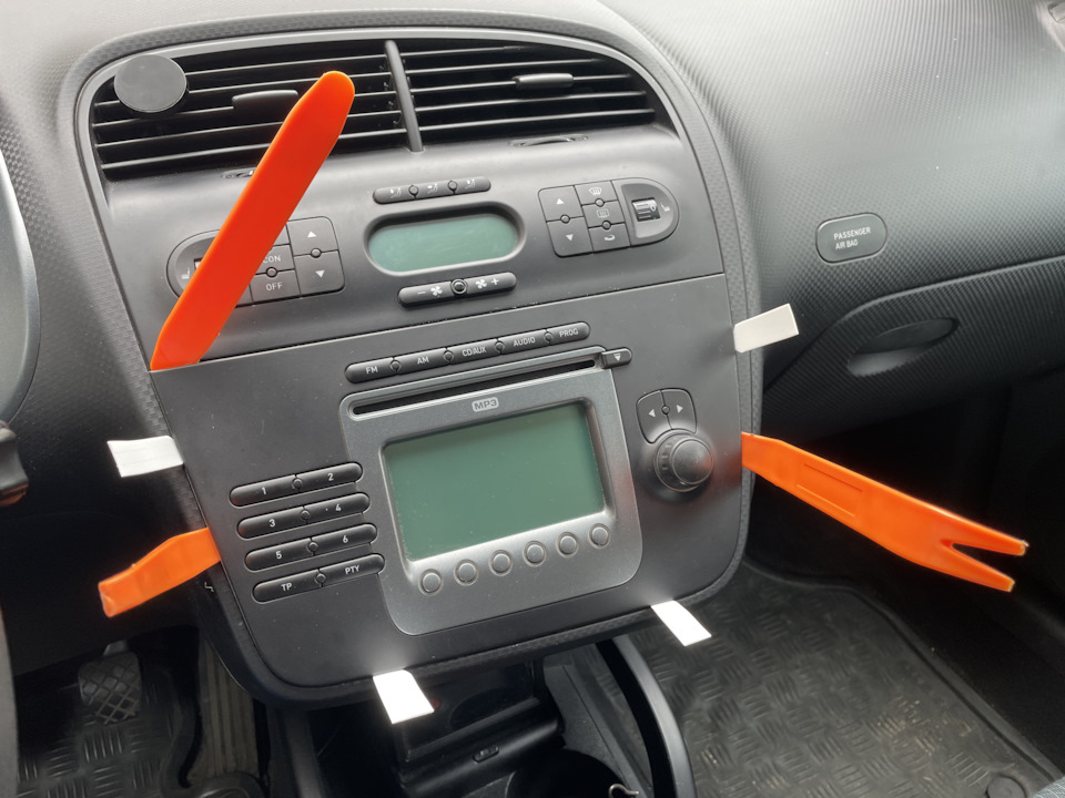 Магнитола заработала — SEAT Altea, 2008 года | своими руками | DRIVE2
