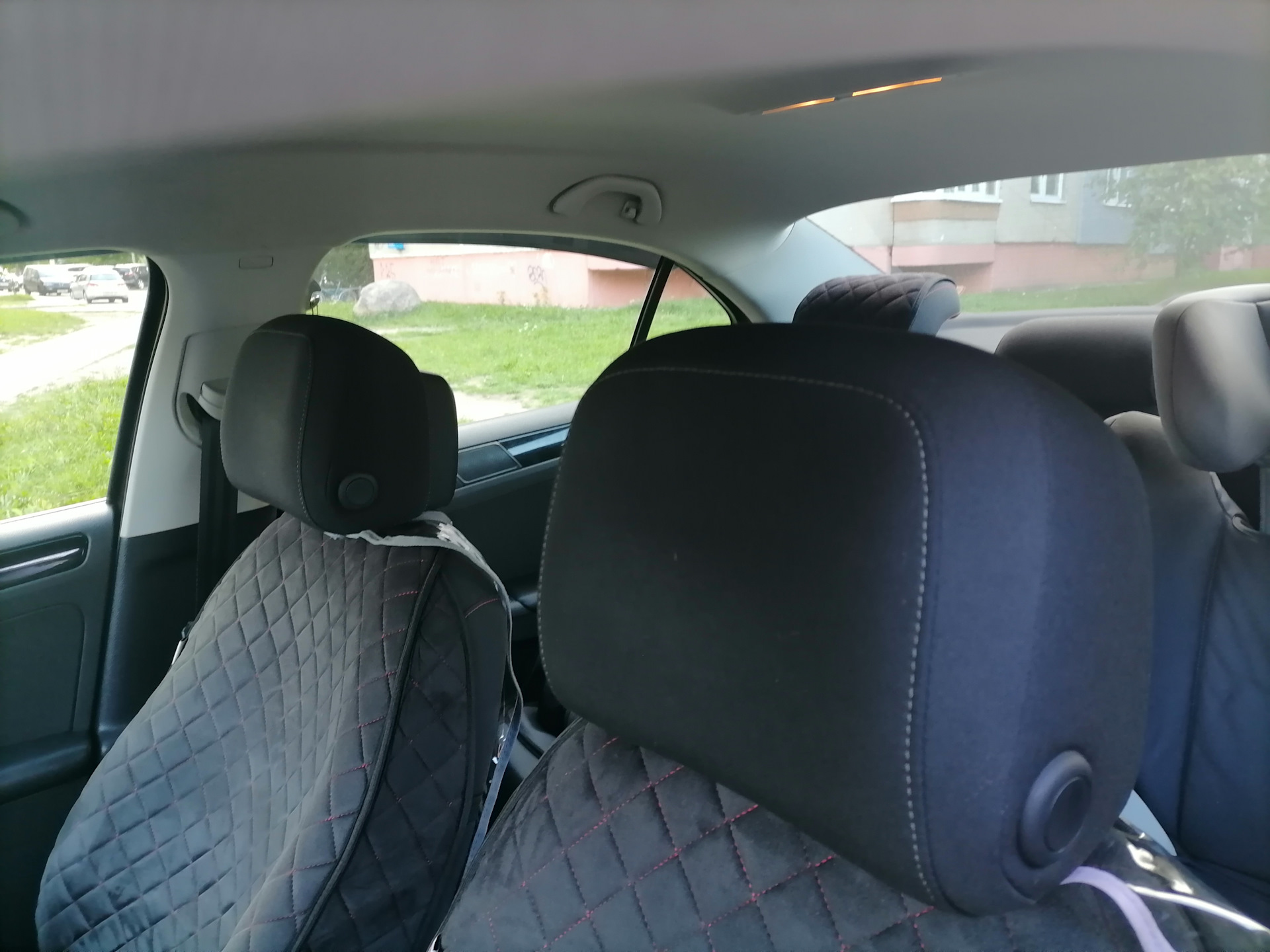 Активные подголовники. — Volkswagen Jetta VI, 1,4 л, 2017 года ...