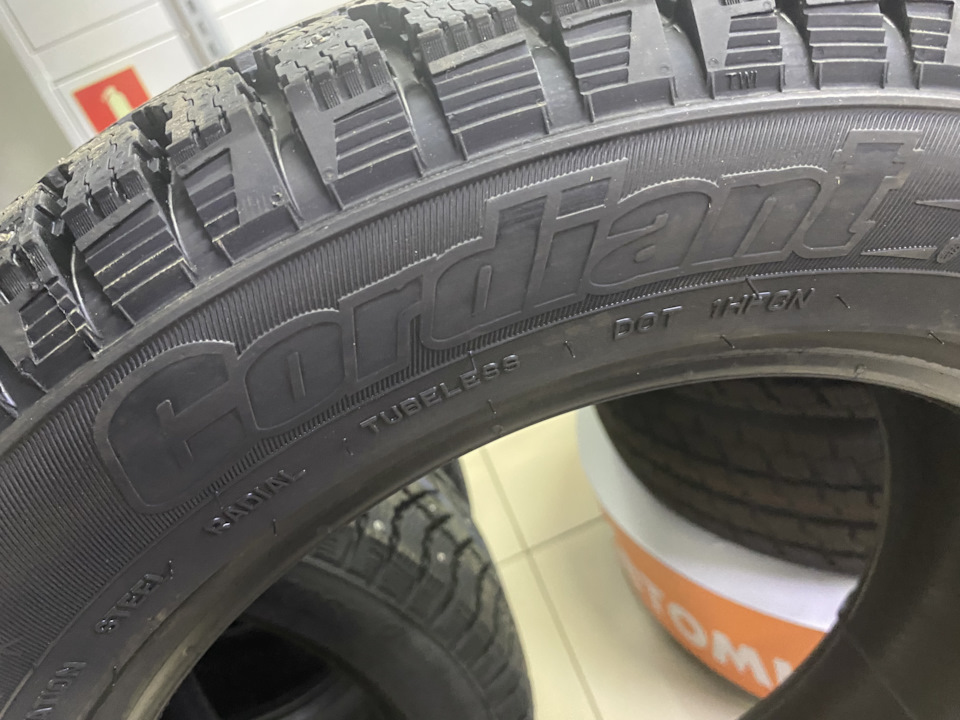 205/60R16 — Chevrolet Cruze Hatchback