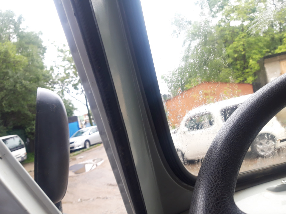 Не думал, что такое бывает или течь лобового стекла — УАЗ 2206, 2,7 л ...