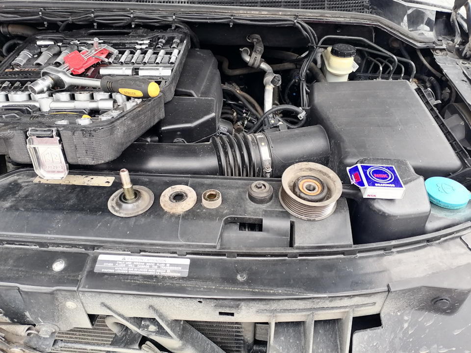 Замена подшипника на ролике — Infiniti QX56 (1G), 5,6 л, 2008 года ...