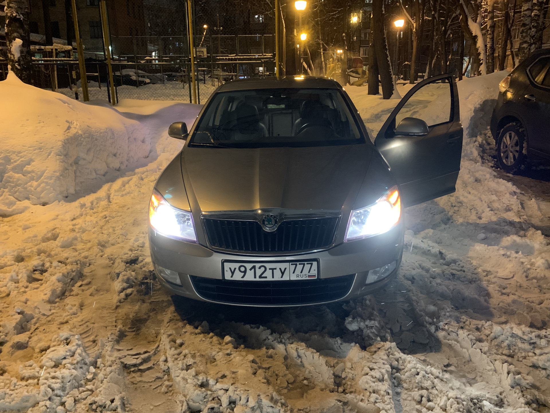 Поворотники в полнакала как ДХО — Skoda Octavia Mk2, 1,8 л, 2012 года ...