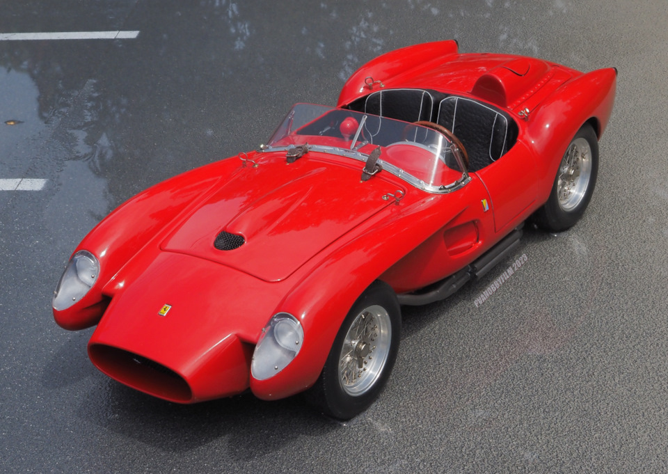 専用　Ferrari 250 1958 Pontoon Fender 1/18 専用 Ferrari 250 1958 Pontoon Fender 1/18 1/18 CMC 1958