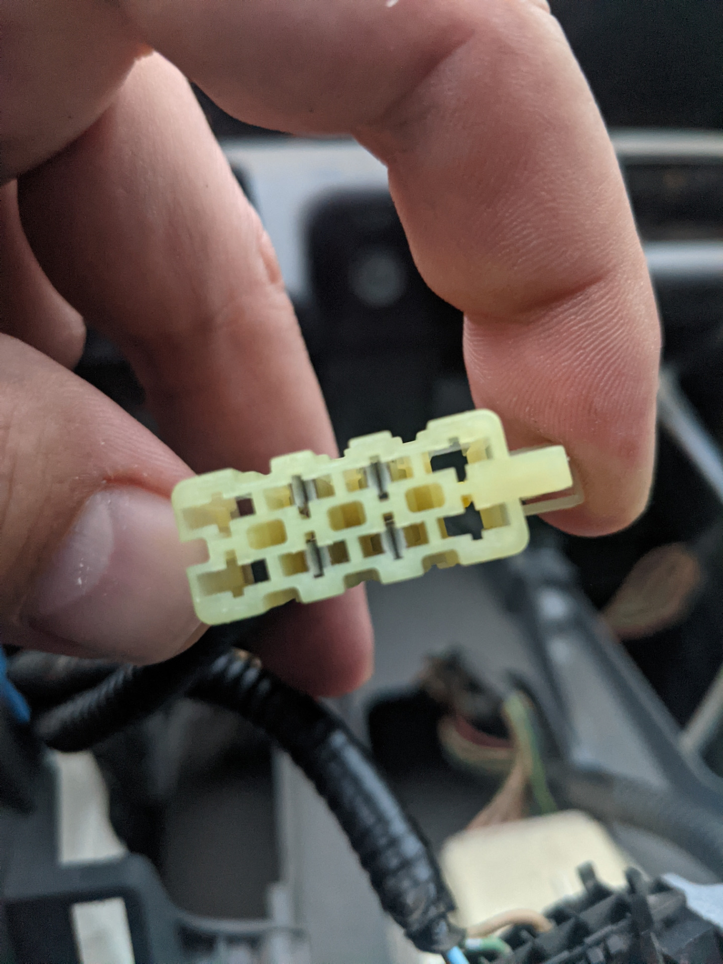 Подключение задних динамиков — Citroen C1 (1G), 1 л, 2010 года ...