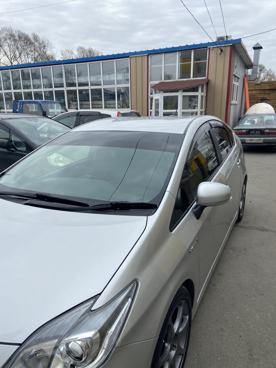 Замена лобового стекла — Toyota Prius (30), 1,8 л, 2012 года | другое |  DRIVE2