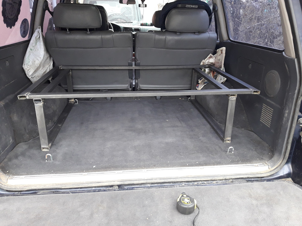 Toyota land cruiser 80 багажник. Багажник с маркизой на тлк 80. Land cruiser 80 багажный отсек. Toyota land cruiser 80 распашные двери. Ленд крузер 80 багажник.