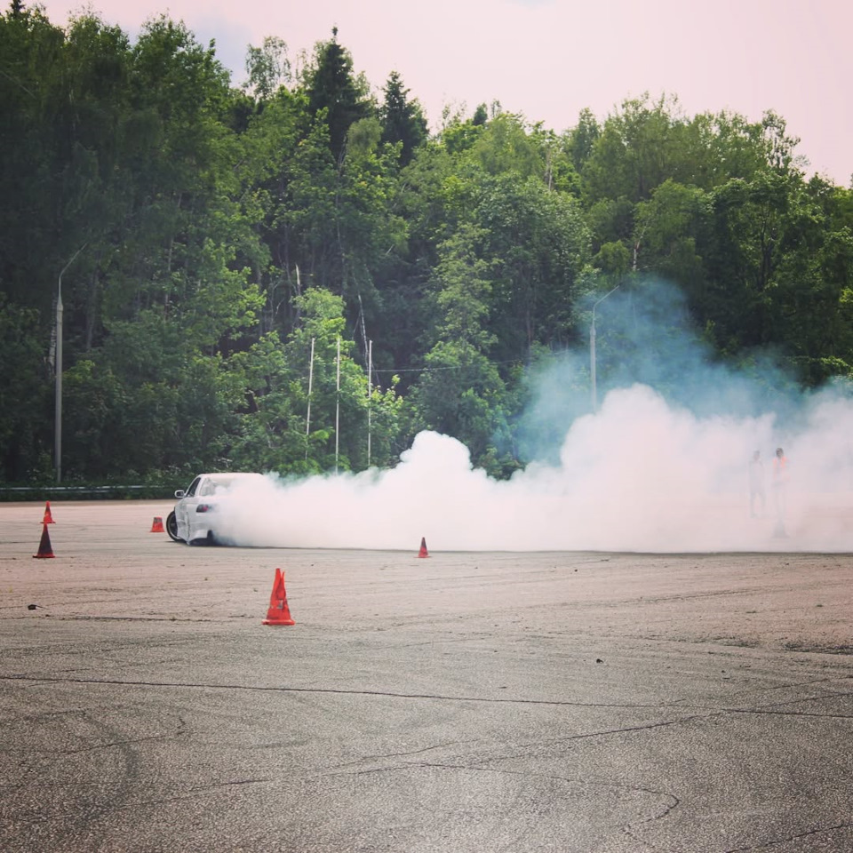 Фото в бортжурнале Nissan Skyline (R32)