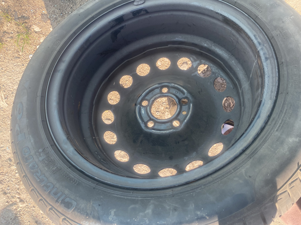 Шины летние Pirelli 205/55 R16, штампованные диски volvo 6,5Jx16 ET-28 ...