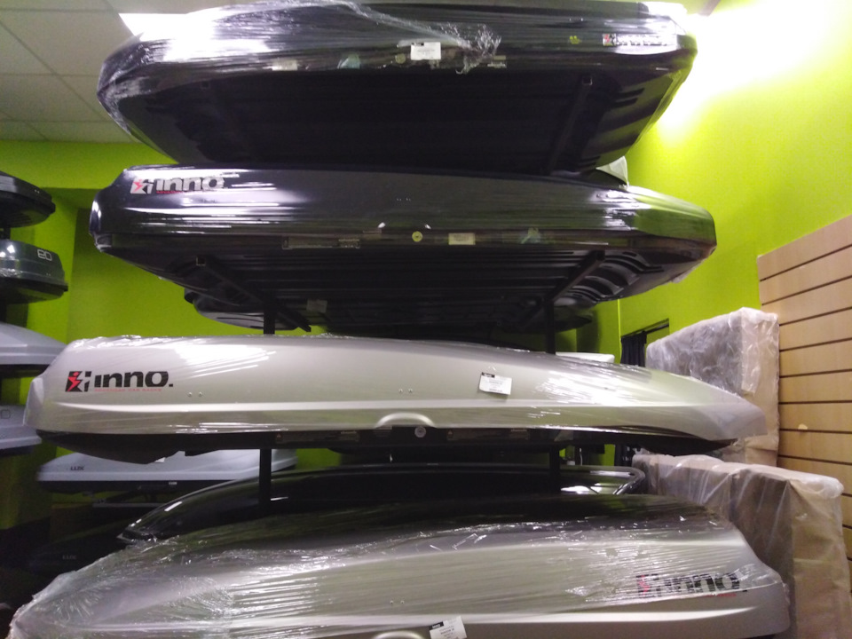 Второй снизу Inno Shadow 16, третий — Inno Shadow 14 — Toyota Prius (30)