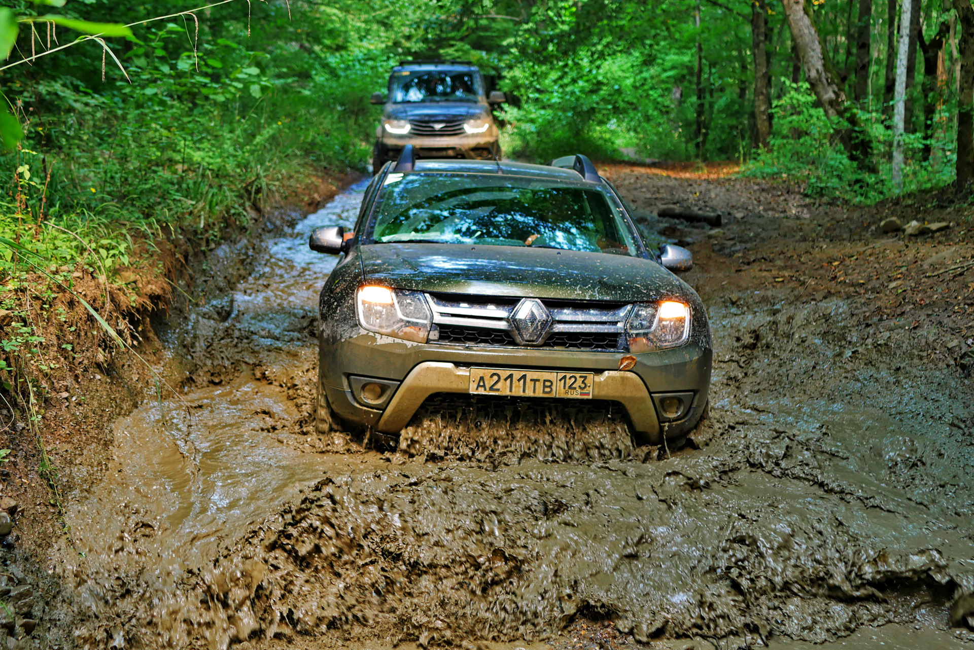 Рено дастер на бездорожье. Рено Дастер для бездорожья. Renault Duster 2 Offroad. Рено Дастер 2 бездорожье. Рено Дастер по грязи.