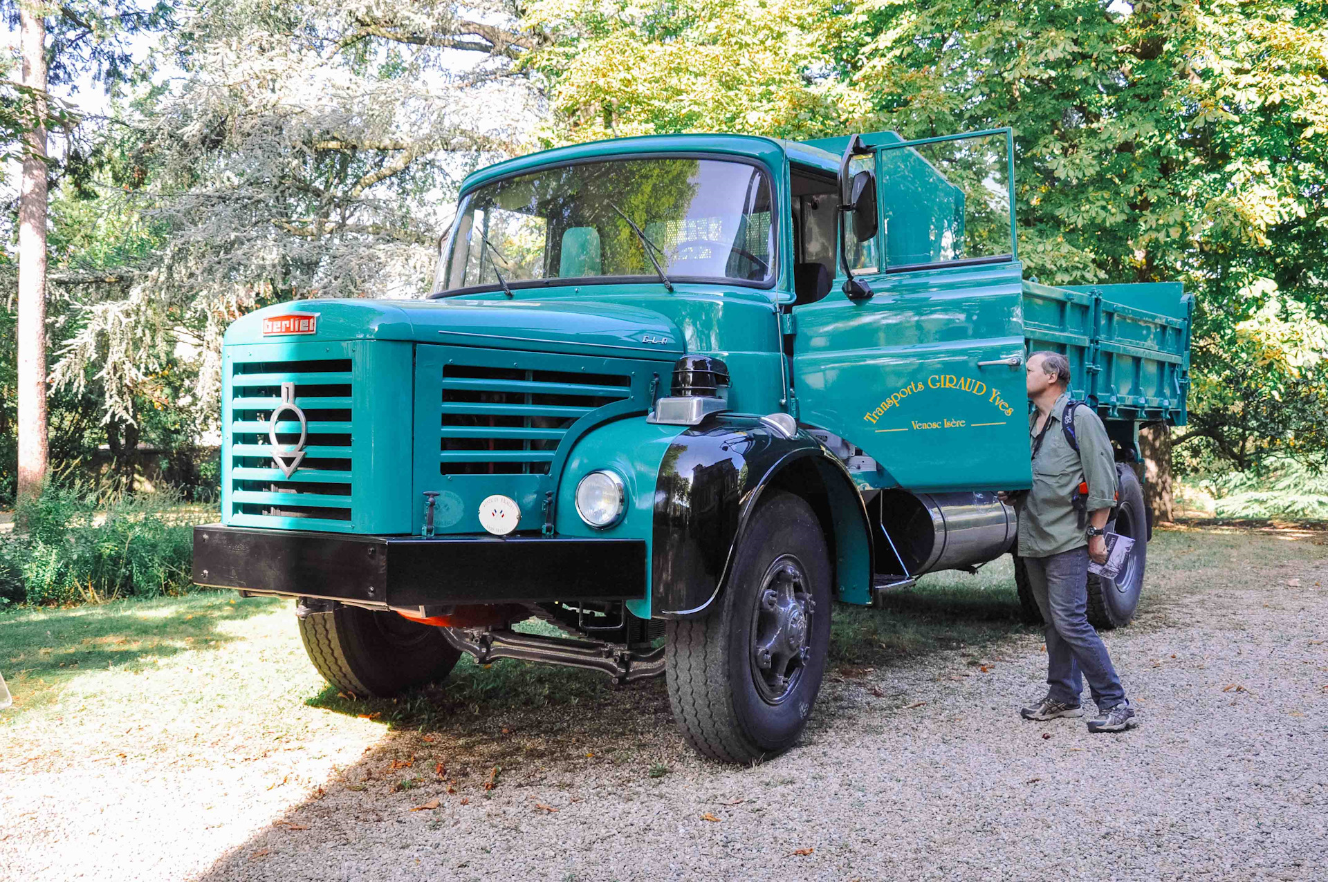 Было 20 грузовых машин. Berliet. Berliet грузовик. 