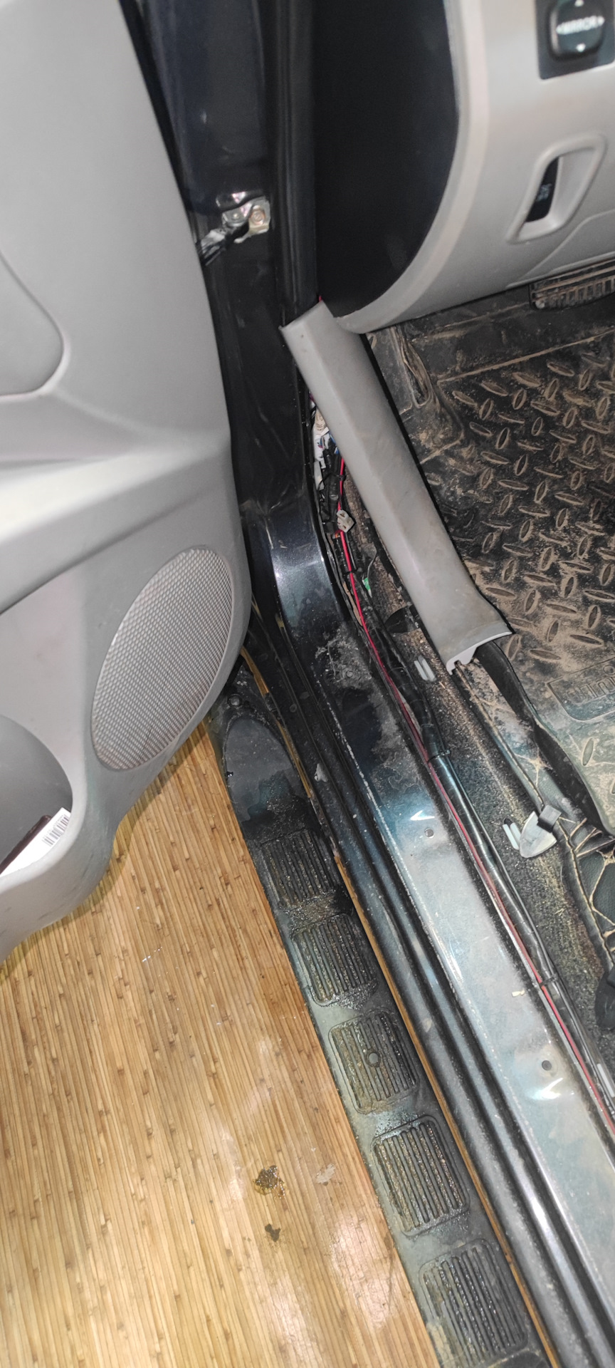 Подключение розетки фаркопа pajero sport 2. — Mitsubishi Pajero Sport ...