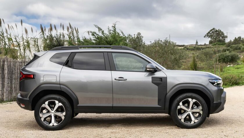 просвет для полноприводной версии составляет 217мм — Renault Duster (2G)