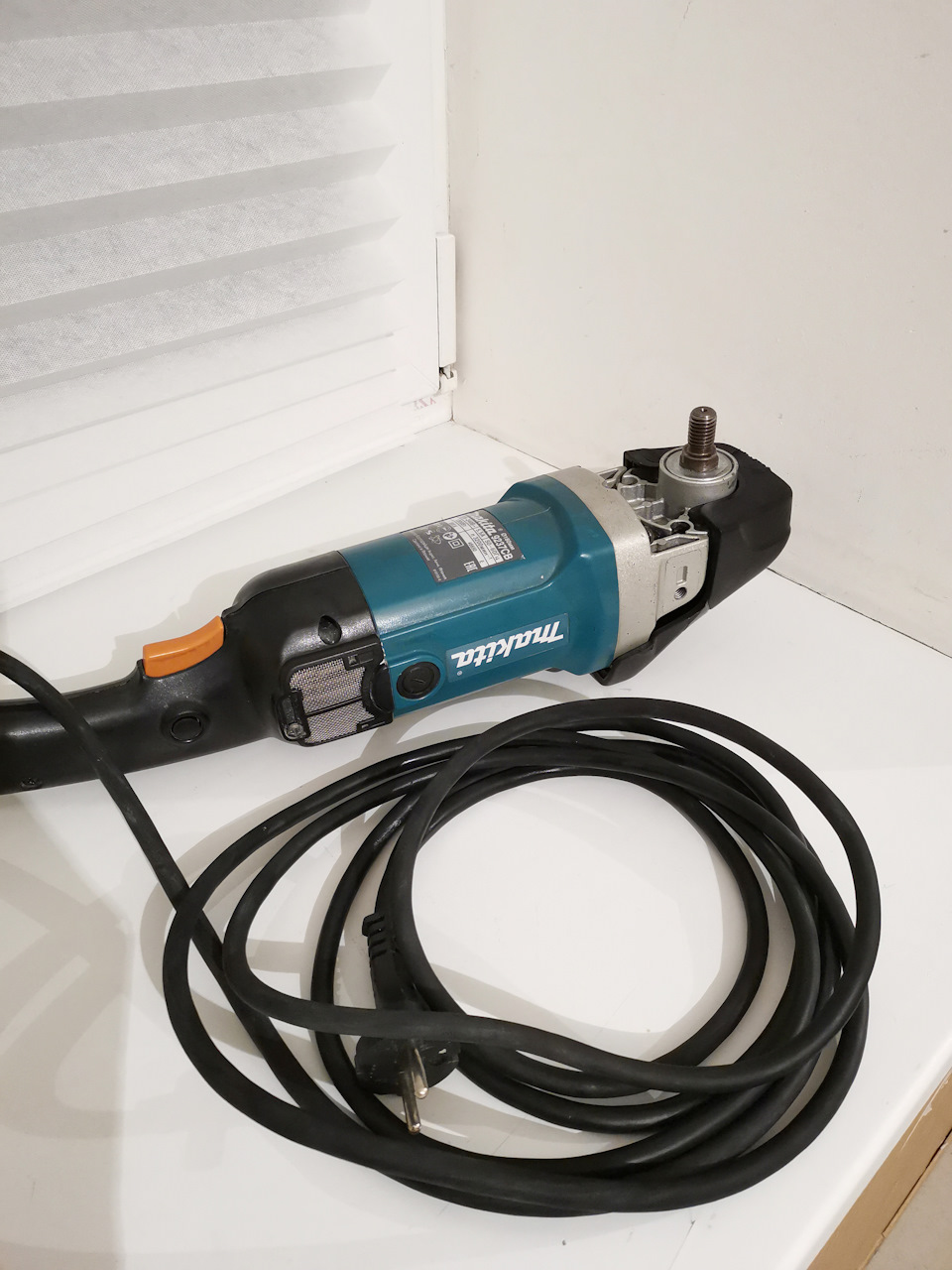 ОБУЧЕНИЕ. Сломалась Makita 9237CB. Полировка Приоры 2011 года, с пробегом  83110км. — DRIVE2