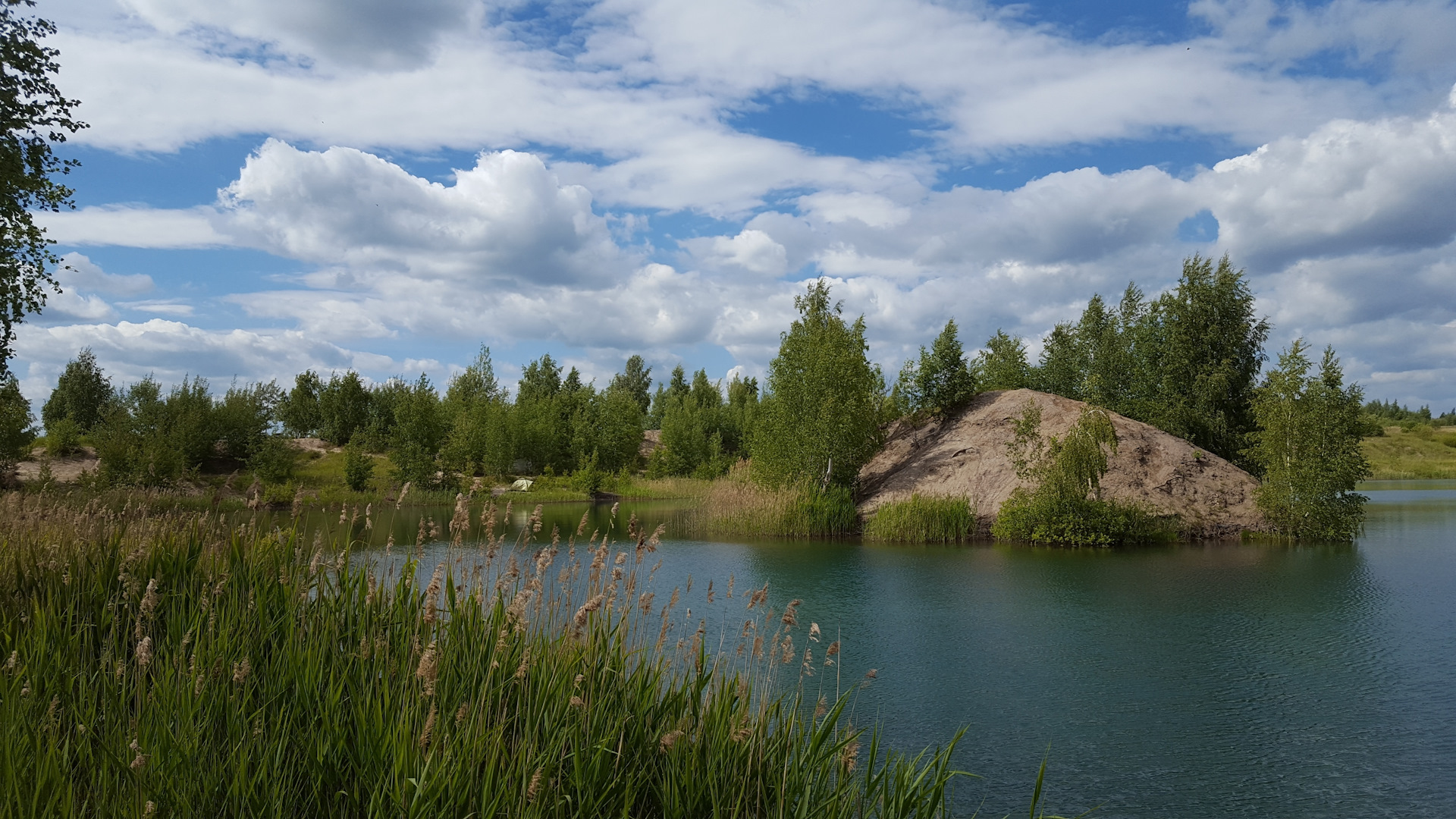 Озеро в Дегтярске Свердловской области