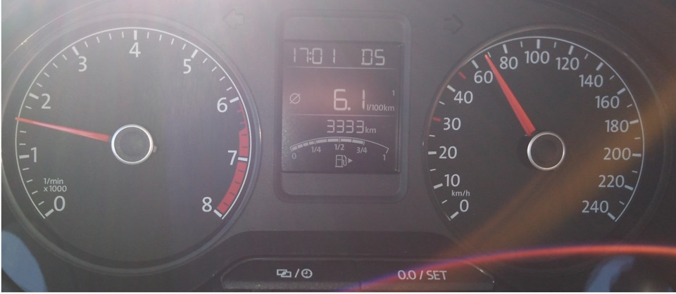 ползём не спеша за фурой — Volkswagen Polo Sedan