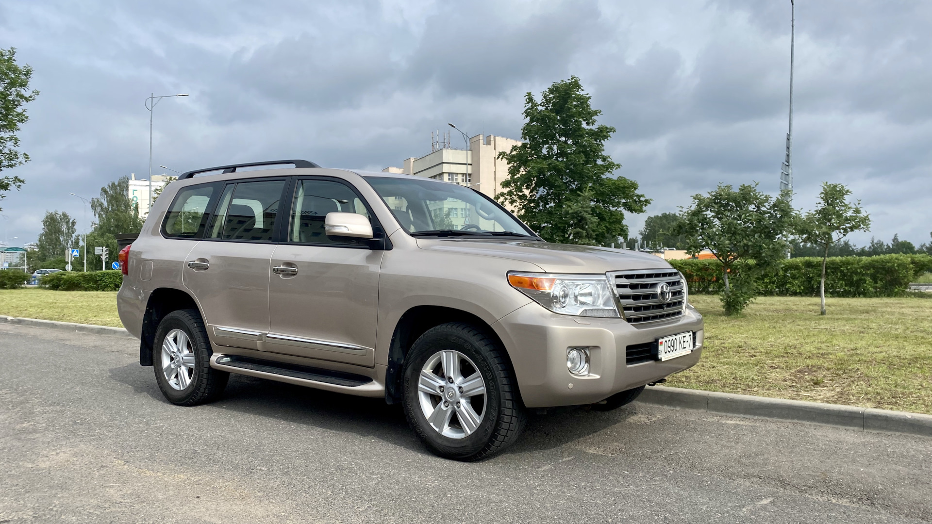 Toyota Land Cruiser 200 4.6 бензиновый 2013 | на DRIVE2