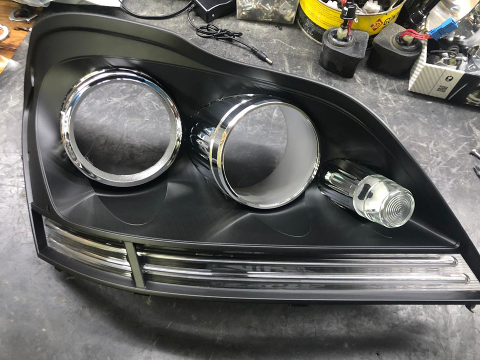 Чистка фар изнутри и покраска масок в чёрный цвет — Mercedes-Benz GL ...