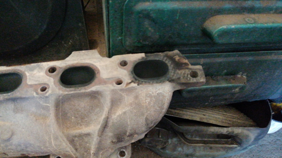 Гонит масло в выпускной коллектор — Volvo S60 (1G), 2,5 л, 2005 года ...