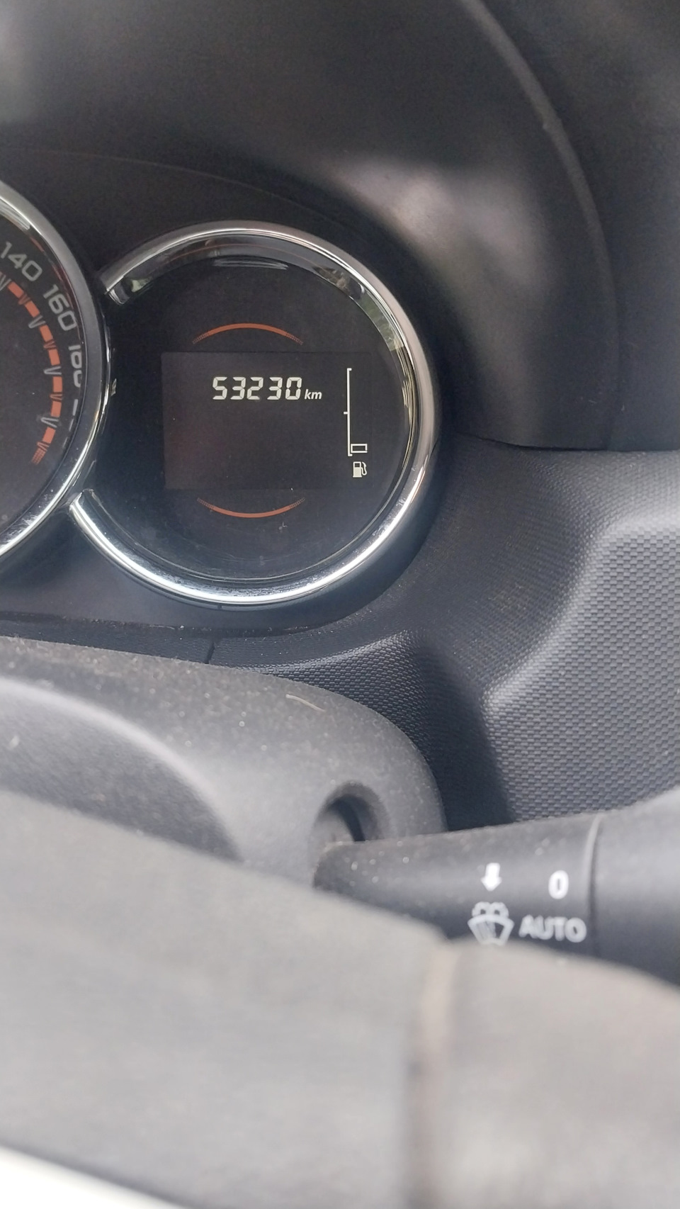 Замена лампы ближнего света — Lada Ларгус, 1,6 л, 2021 года ...