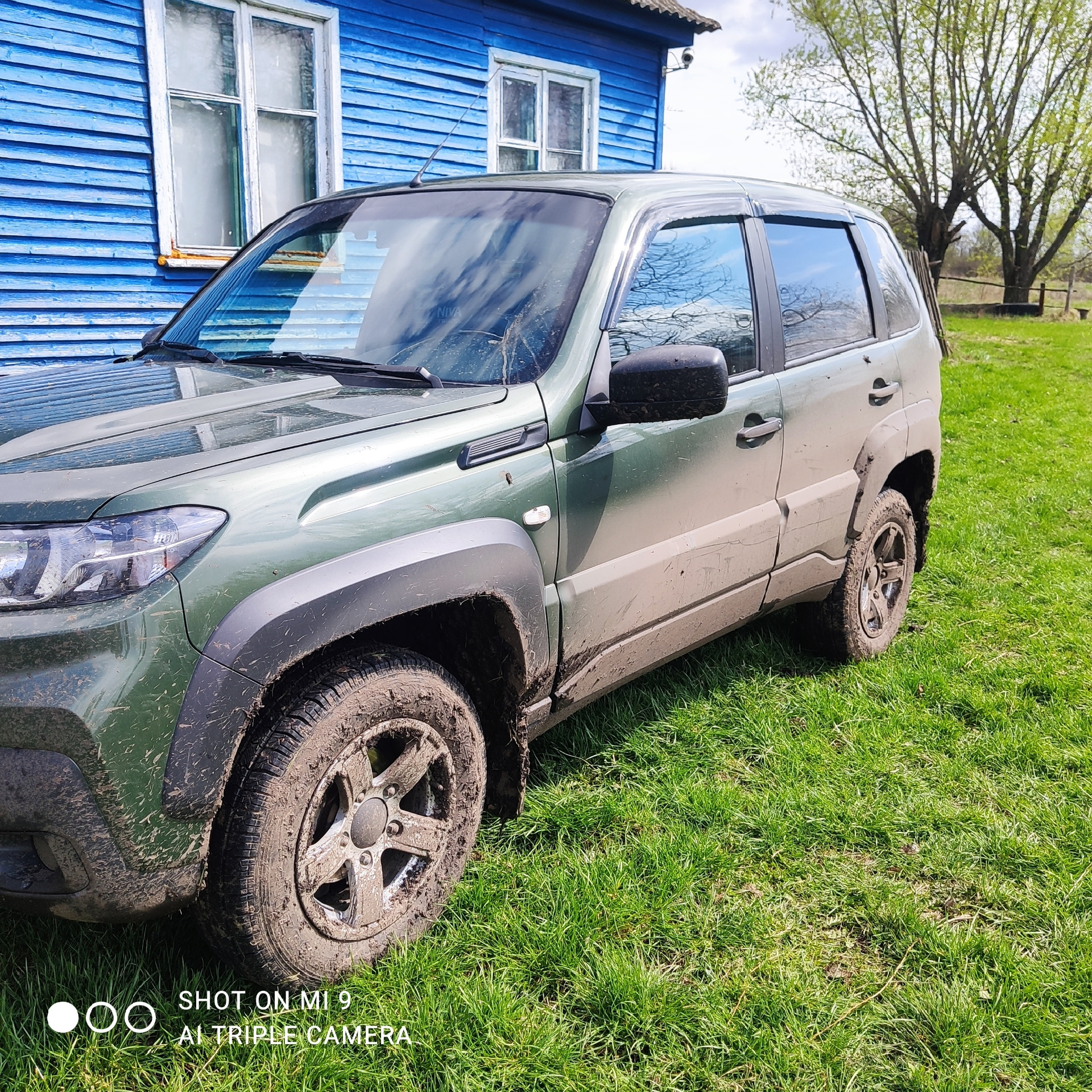 Поездка в деревню. По грязи. Артефакты 2 — Lada Niva Travel, 1,6 л, 2021  года | путешествие | DRIVE2