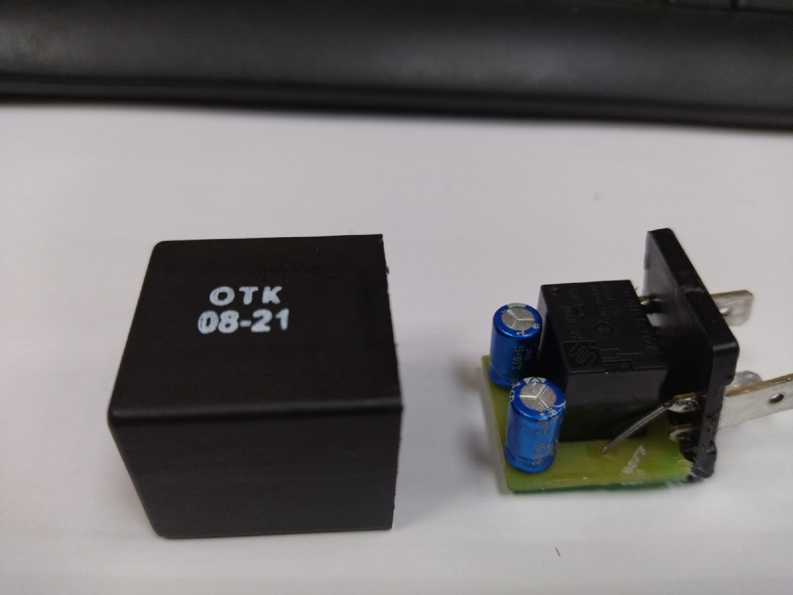 Реле поворотов 2110 для светодиодов. Реле щелкает само. Реле щелкает само. Реле щелкает само. Механическое реле поворотов.