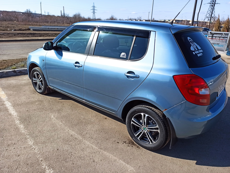 Странные щелчки кнопки багажника — Skoda Fabia Mk2, 1,2 л, 2011 года ...