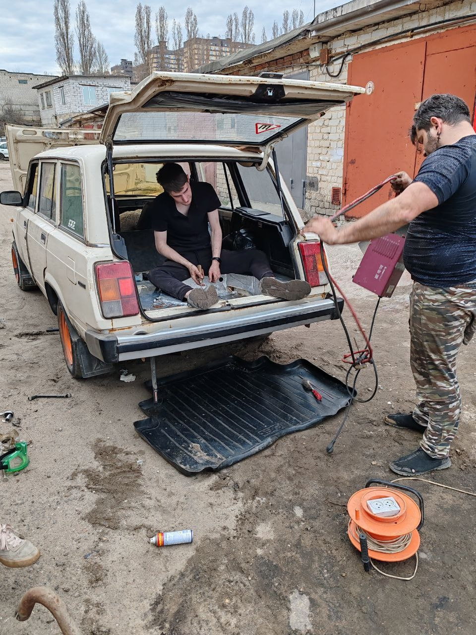 Музыка и багажник. — Lada 2104, 1,3 л, 1987 года | своими руками | DRIVE2