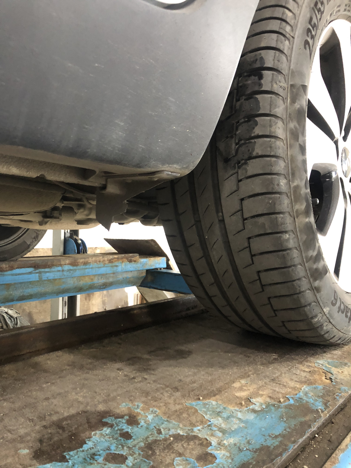 Задний брызговик перед колесом — KIA Sportage (3G), 2 л, 2011 года ...