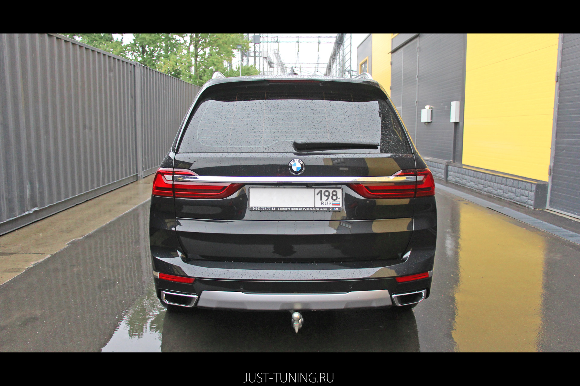 BMW X7 и оригинальный фаркоп с электроприводом! — Just-Tuning на DRIVE2