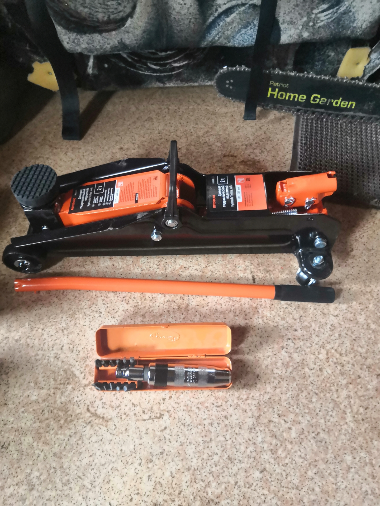 В день зарплаты нельзя мне заезжать в авто магазин — Lada Калина седан ...